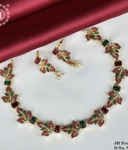Elegant floral-design necklace set